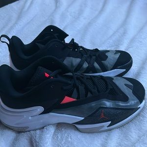 Hey everyone! These shoes are made for high quality basketball players like me!